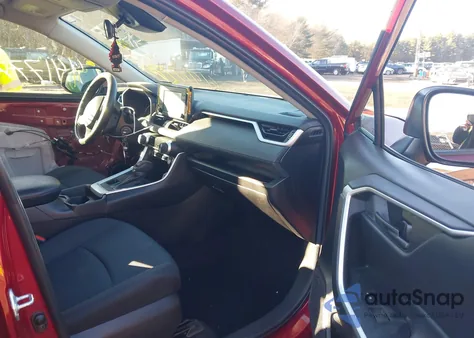 2021 Toyota Rav4 Le z USA, uszkodzony, nr VIN 2T3F1RFV9MW187447